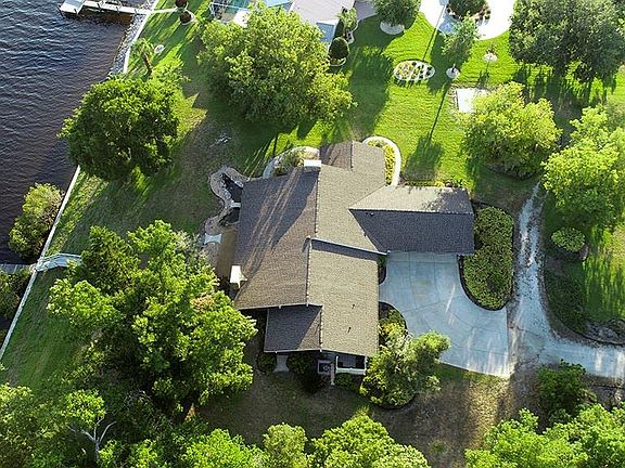 3rd image of 530 Manatee Dr