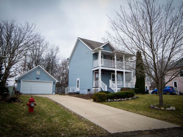 484 Waverly Cmns