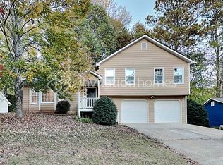 5089 Shelley Ln, Buford, GA 30518