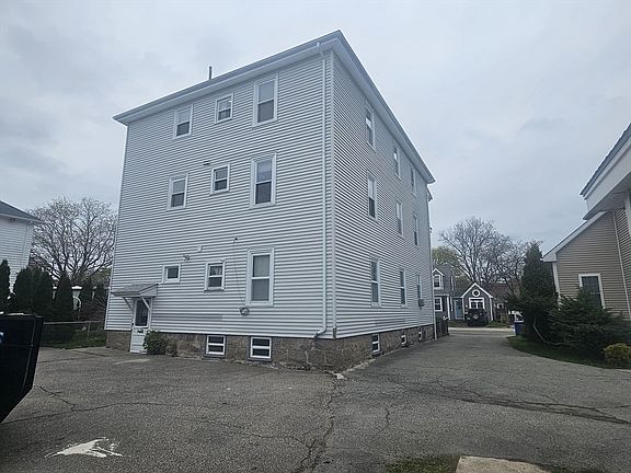 3rd image of 27 Bond St