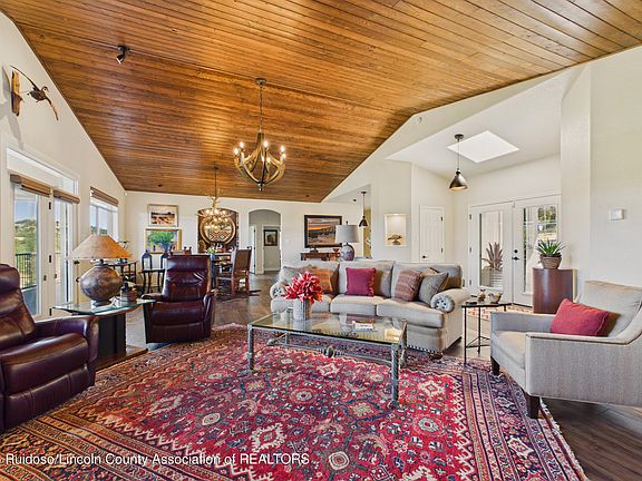 4th image of 201 Timberline Ct