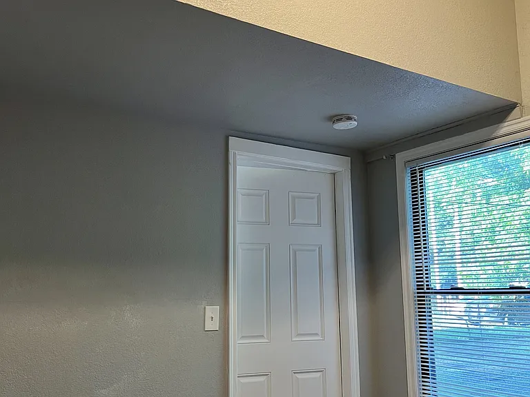 107 N Gillette Ave — Photo 33