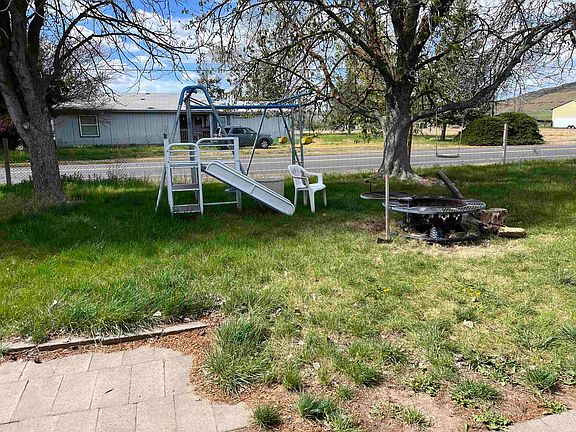 4th image of 120 N Violet Ave