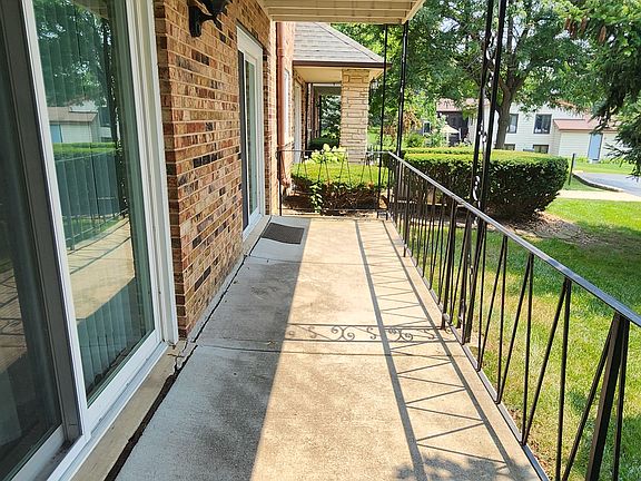 5th image of 191 Hillcrest Ter Unit 1-B