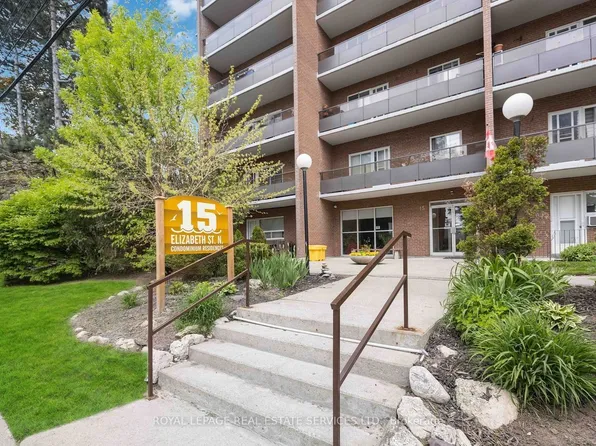 15 Elizabeth St N #203, Mississauga, ON L5G 2Z3