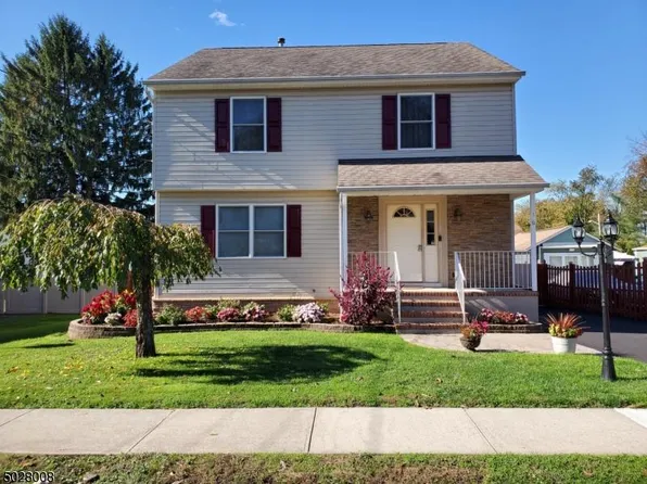 16 N 9th Ave, Manville, NJ 08835