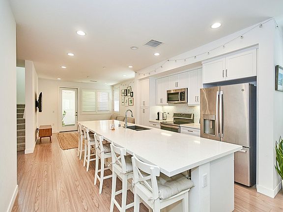 5th image of 9914 Artesia Blvd Ste 305