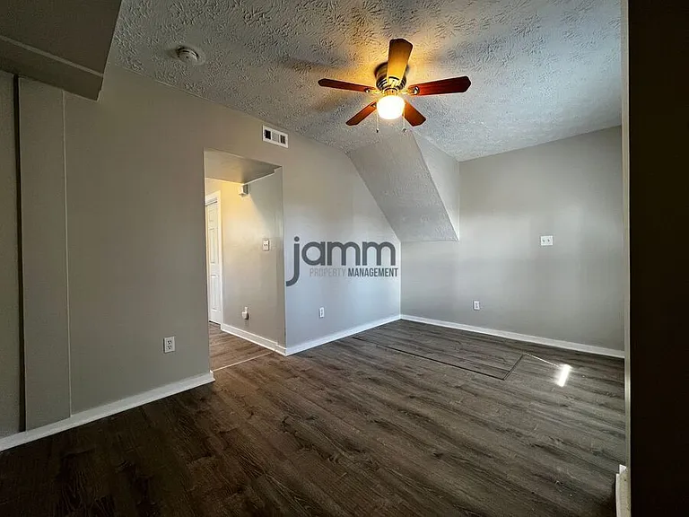 3911 Bridge Ave #B — Photo 3