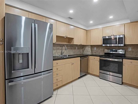 5th image of 10350 W Bay Harbor Dr APT 2L