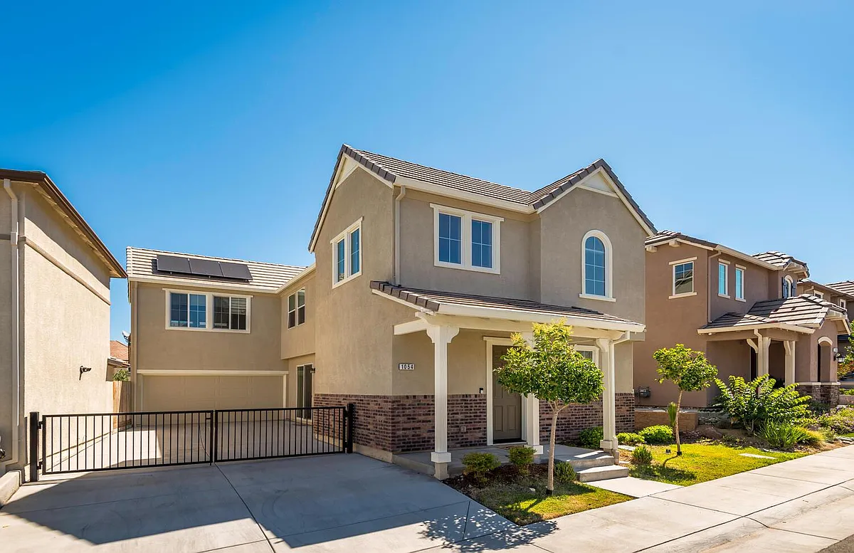 Building Photo - 1054 Bridlewood Dr