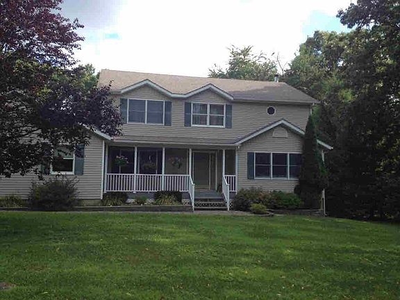 3rd image of 18 Cuomo Dr