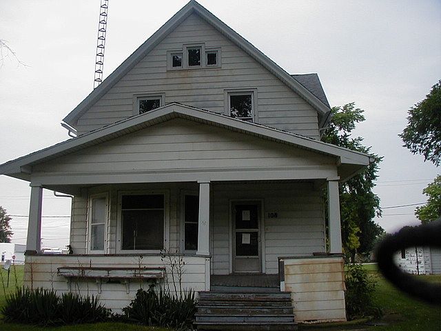 1st image of 108 Emmett St