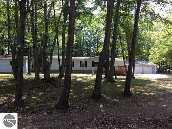 2nd image of 16638 Oak Ridge Dr