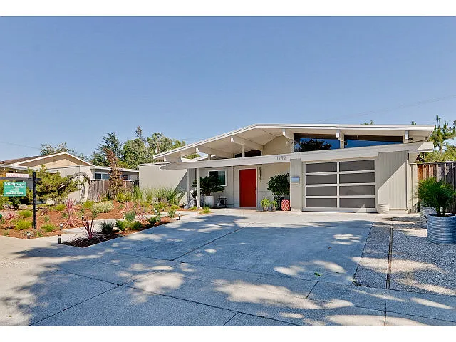 1792 Frobisher Way photo 1
