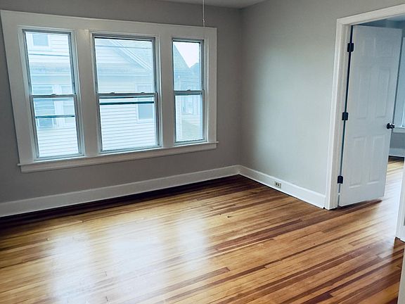 4th image of 476 Gurdon St #2