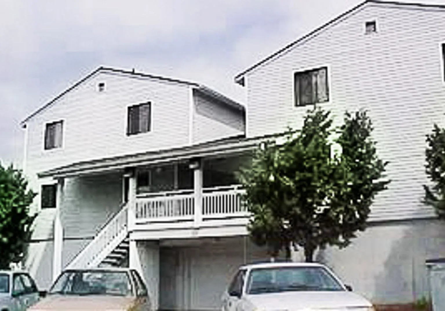 Spacious Apartments with Parking & Storage in Prime Location — Photo 1