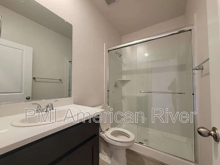 5033 Rialto Dr — Photo 15