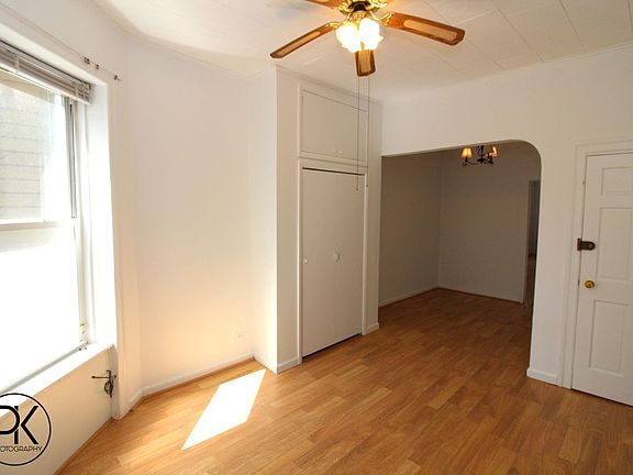 3rd image of 185 Guernsey St APT 1R