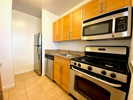 Rented by Corcoran | media 15