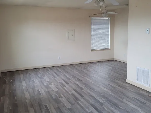 613 Bernard St #14, Denton, TX 76201