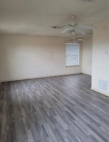 613 Bernard St Photo 1
