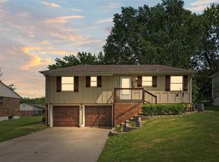 1216 NW Somerset Ct, Blue Springs, MO 64015