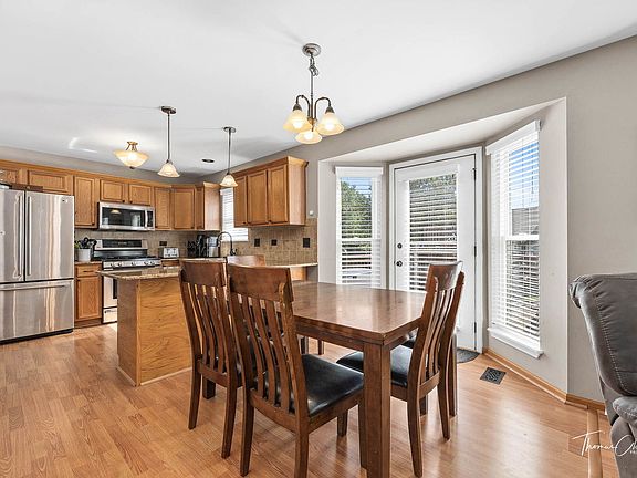 4th image of 2214 Candlewood Dr