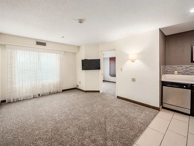 ReVi Columbus North — Photo 4