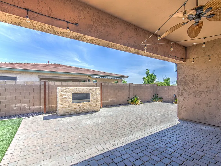 22689 E Munoz St — Photo 5