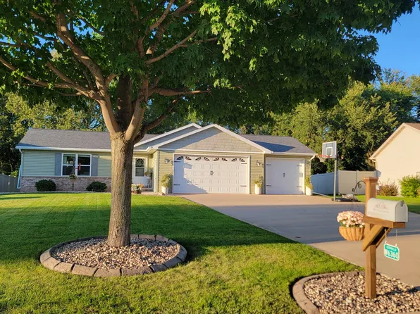 W6360 Goose Creek Cir, Greenville, WI 54942