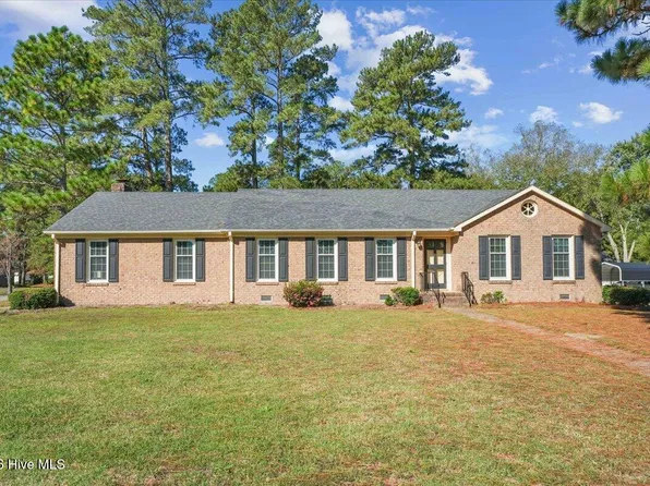 3000 Camelot Drive, Kinston, NC 28504