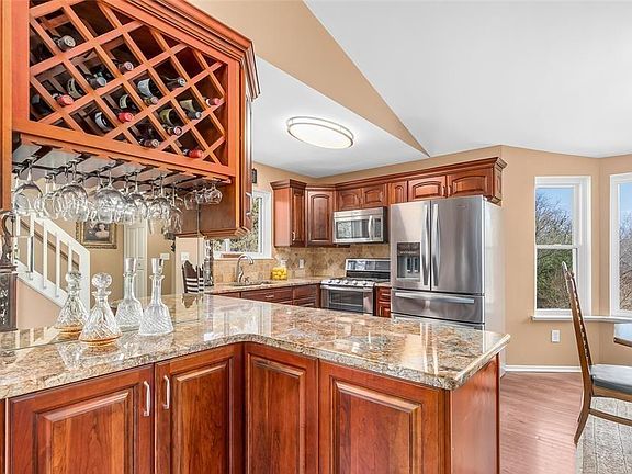 4th image of 3250 Hidden Pines Dr