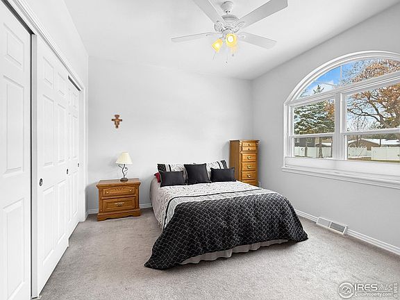 3rd image of 421 Holly Dr