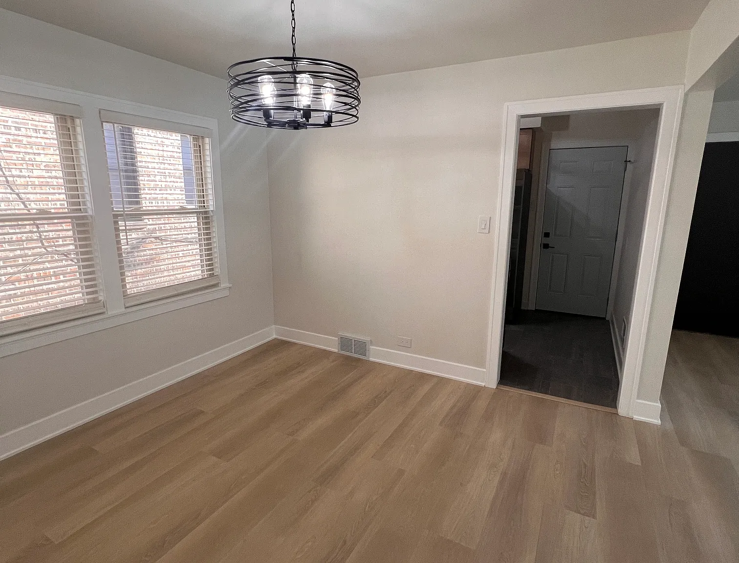 2 bed, 1000 sqft, $1,750 — Photo 4