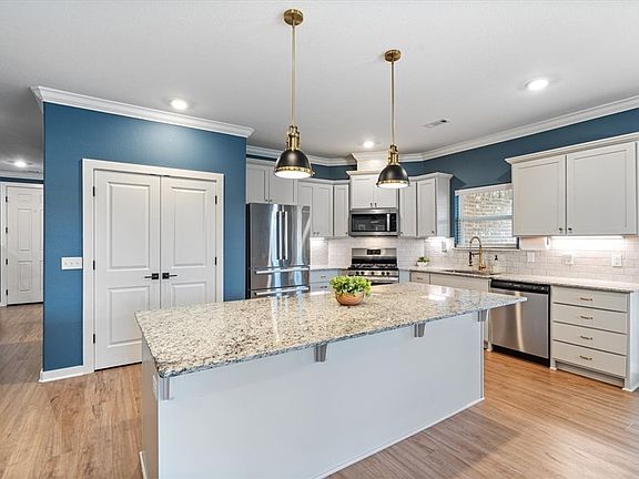 2nd image of 807 Peridot St