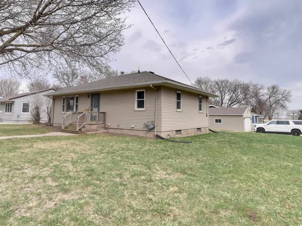 2014 N 6th St, Estherville, IA 51334