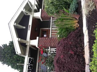 7733 18th Ave NE, Seattle, WA 98115