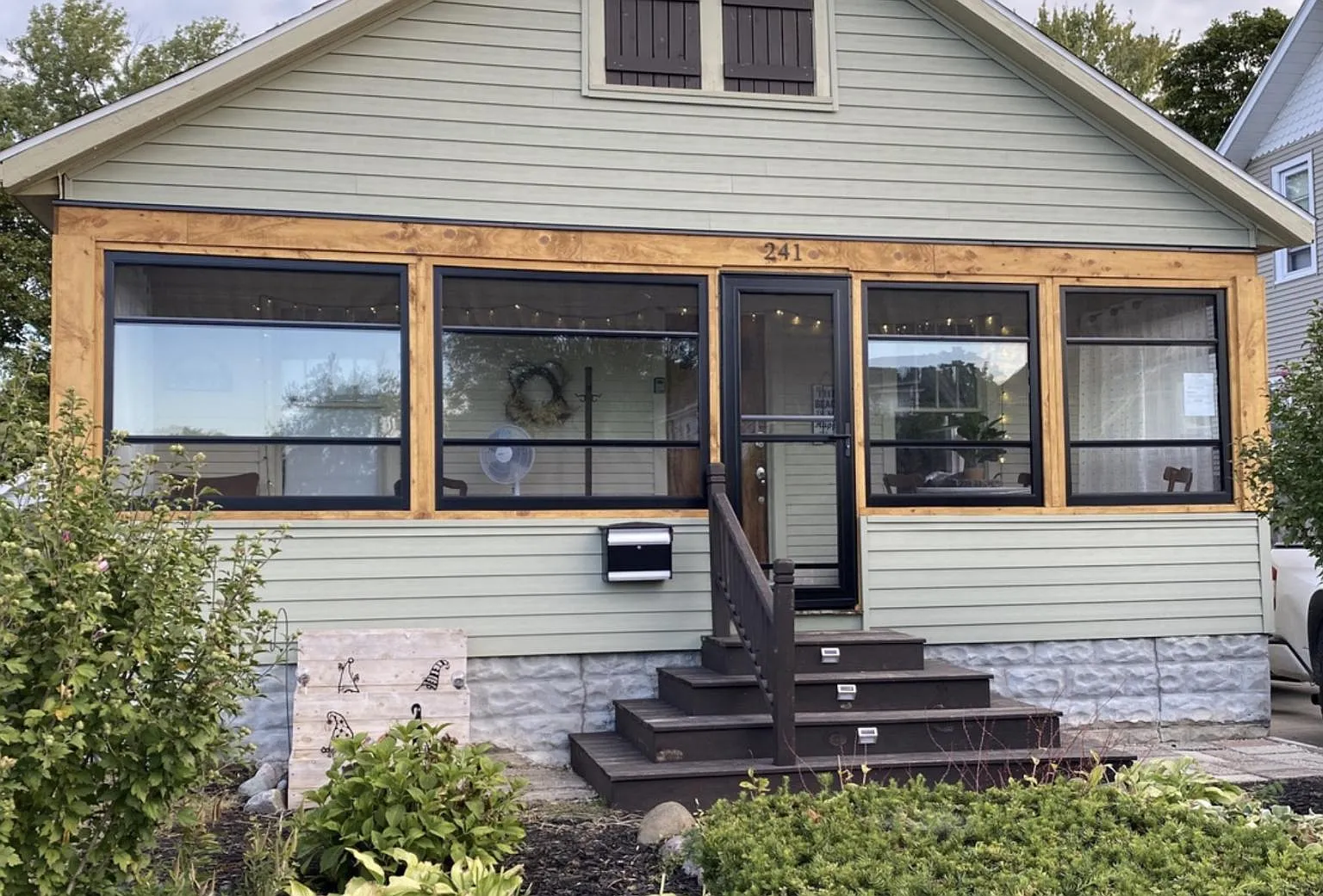 2 bed, 816 sqft, $1,950 — Photo 1