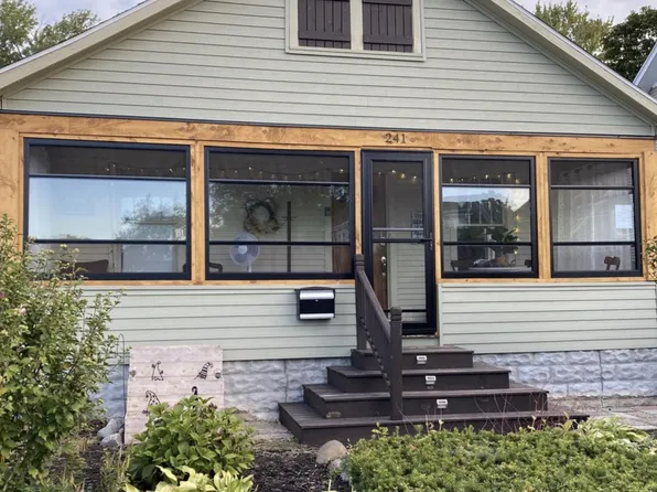241 W 19th St, Holland, MI 49423