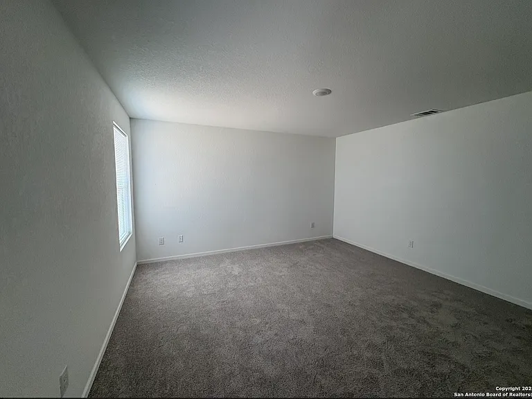 2450 Legend Hl — Photo 12