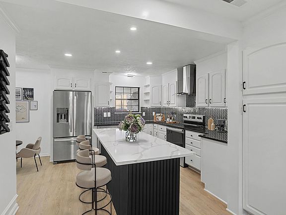 4th image of 107 Heritage Trace Dr