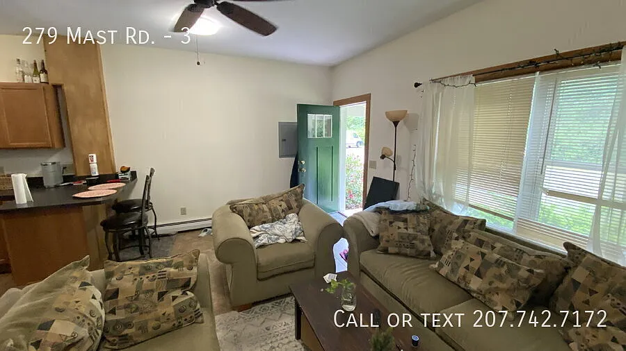 University Student Rental-Available for the 2027-2028 School Year - Heat and Hot water included! — Photo 3