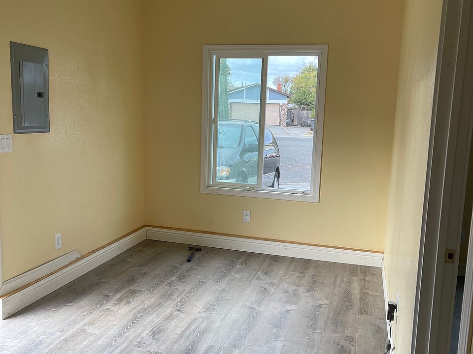 1st image of 51 Montego Ct