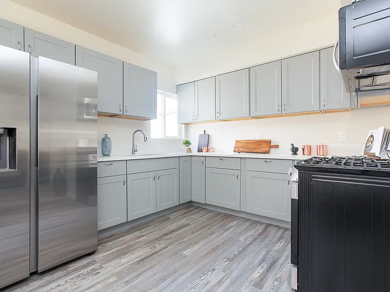 1621 W 147th St #B — Photo 10