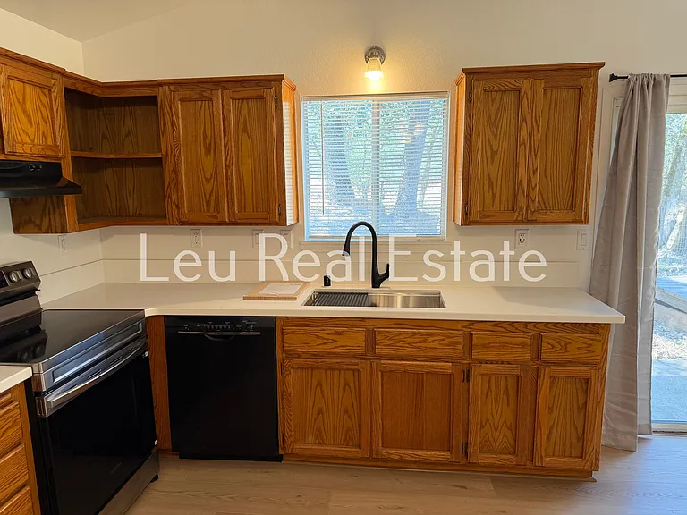 2598 Running Deer Rd — Photo 3