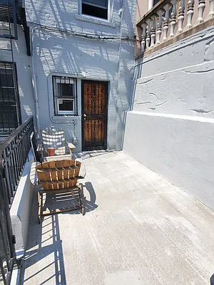 Rented by Compass | media 9