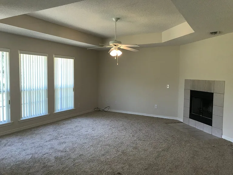 2642 Hidden Creek Dr — Photo 17