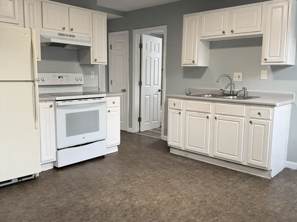 131 Ledge St APT 2R, Providence, RI 02904