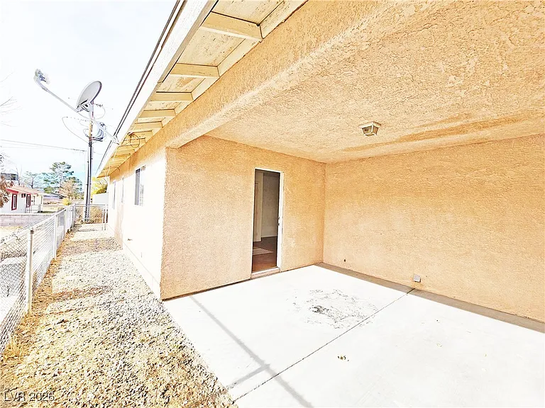 1850 Pershing Ave #B — Photo 17