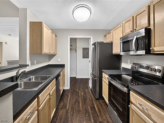 4th image of 3324 Lenox Village Dr Unit 222